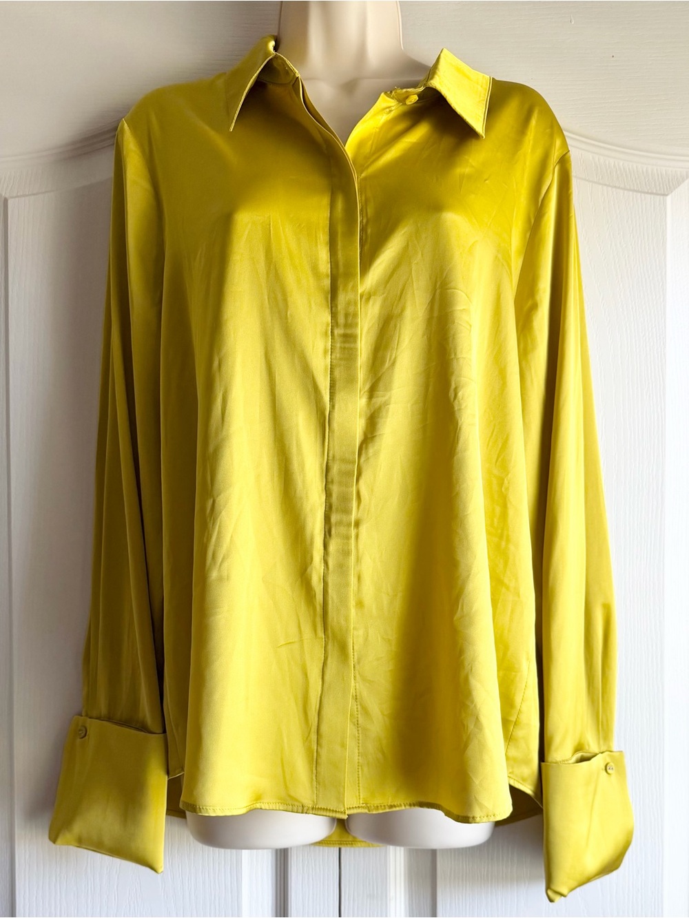 White House Black Market Satin Tuxedo Cuff Shirt - Picture 3 of 8